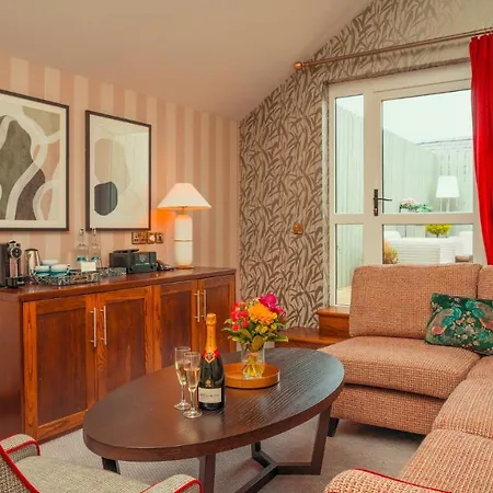 Hotel Crystal Cavan